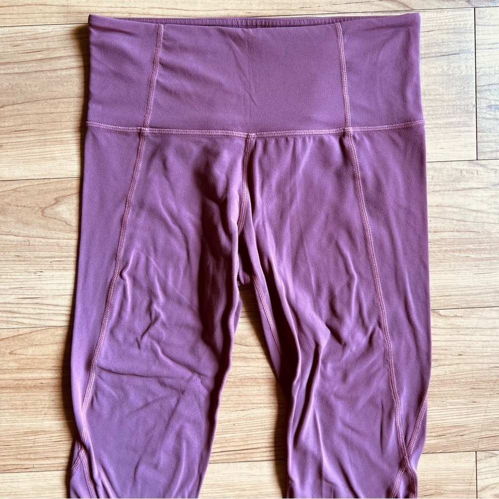 💜 Athleta Capri Revelation Leggings Purple
Yoga Workou Size S - Picture 4 of 11